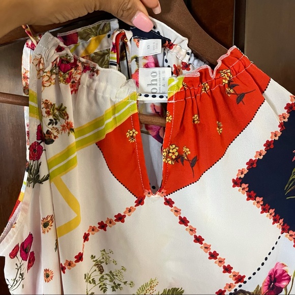 Women’s Halter Blouse with Pattern - Picture 5 of 7